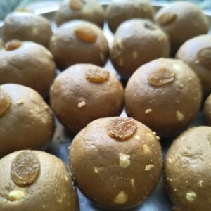 Sesame Groundnut Ladoo (A2 Desi Gir Cow ghee)