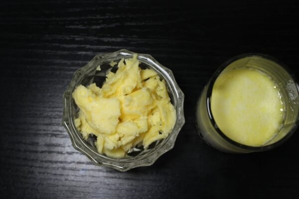 Salted A2 Desi Cow Milk Butter / Makhan - खारवलेले देशी गायीचे लोणी