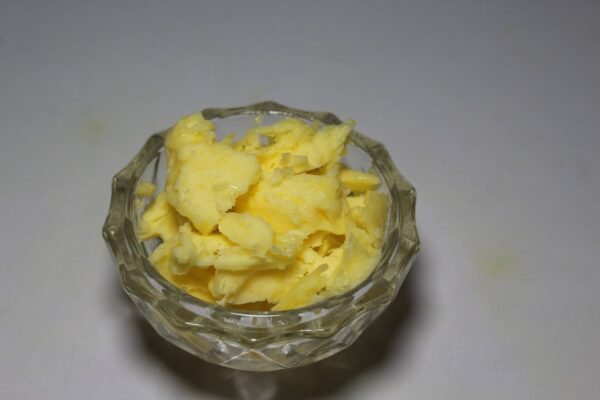 Salted A2 Desi Cow Milk Butter / Makhan - खारवलेले देशी गायीचे लोणी - Image 2