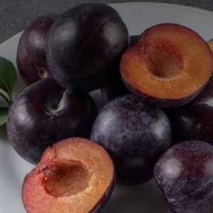 Black Amber Plum आलूबुखारा